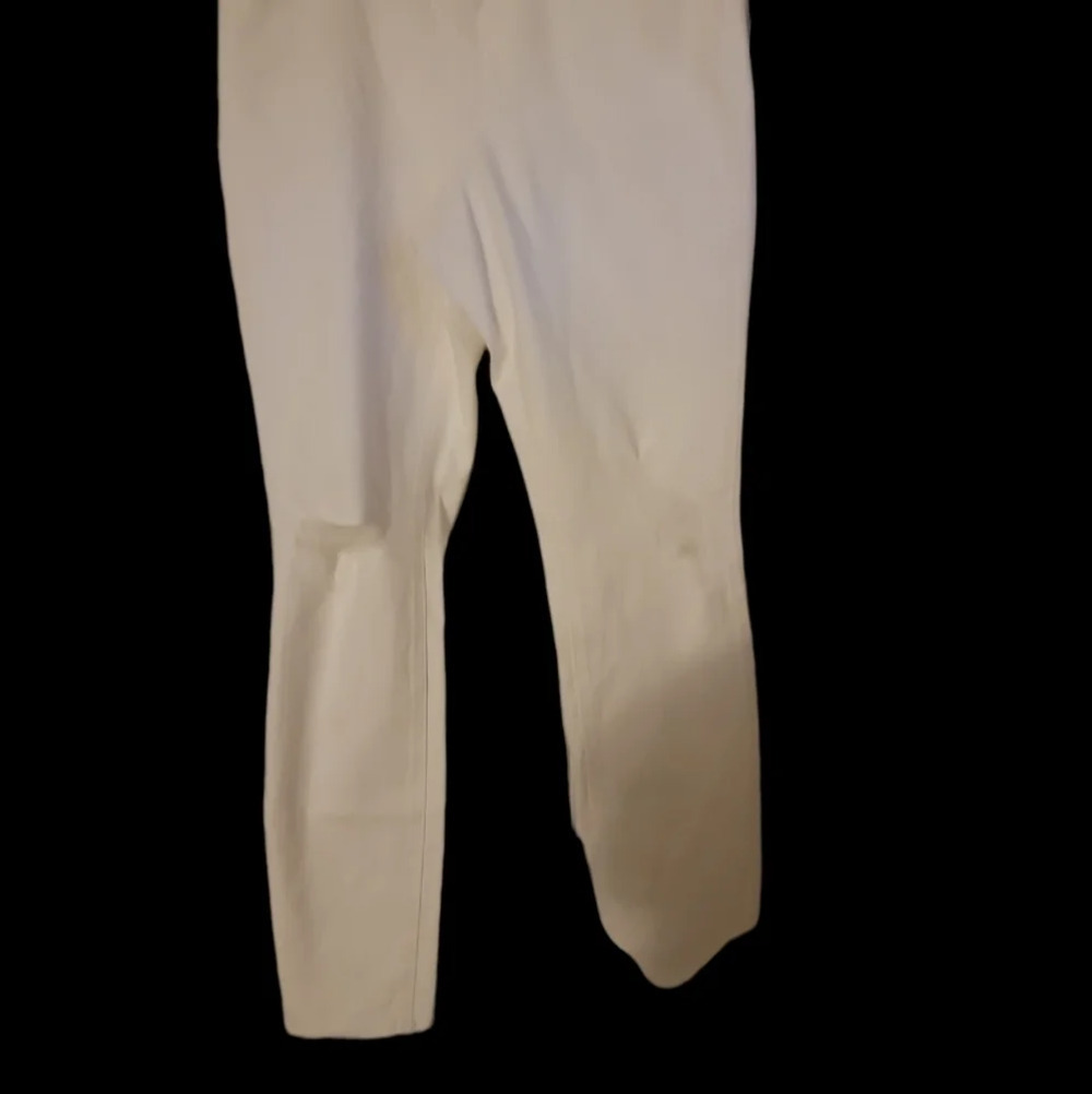 𝅺Universal Thread jeans - Picture 2 of 4